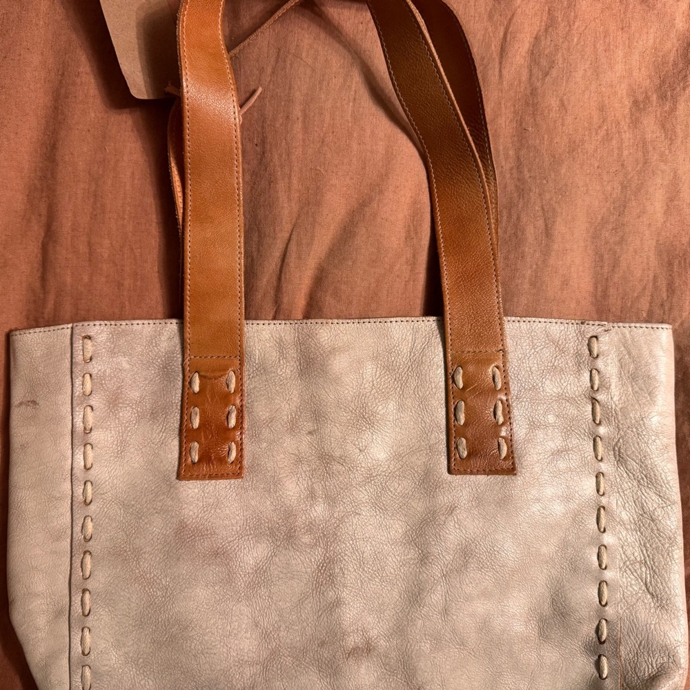 BED|STU Stevie Nectar Lux Tan Rustic Tote - Picture 3 of 6